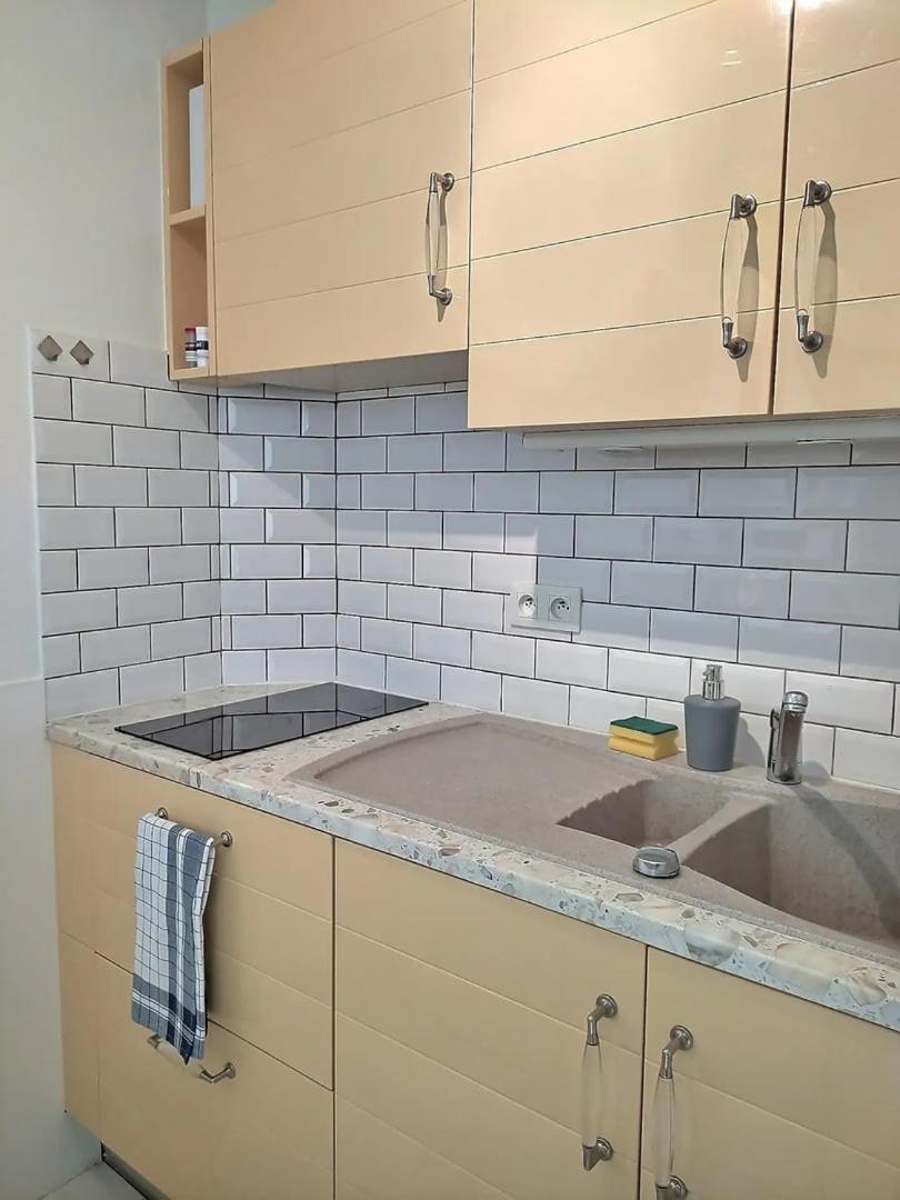 Le Travel - Appartement Equipe Proche Centre Et Yschools Troyes Exterior photo